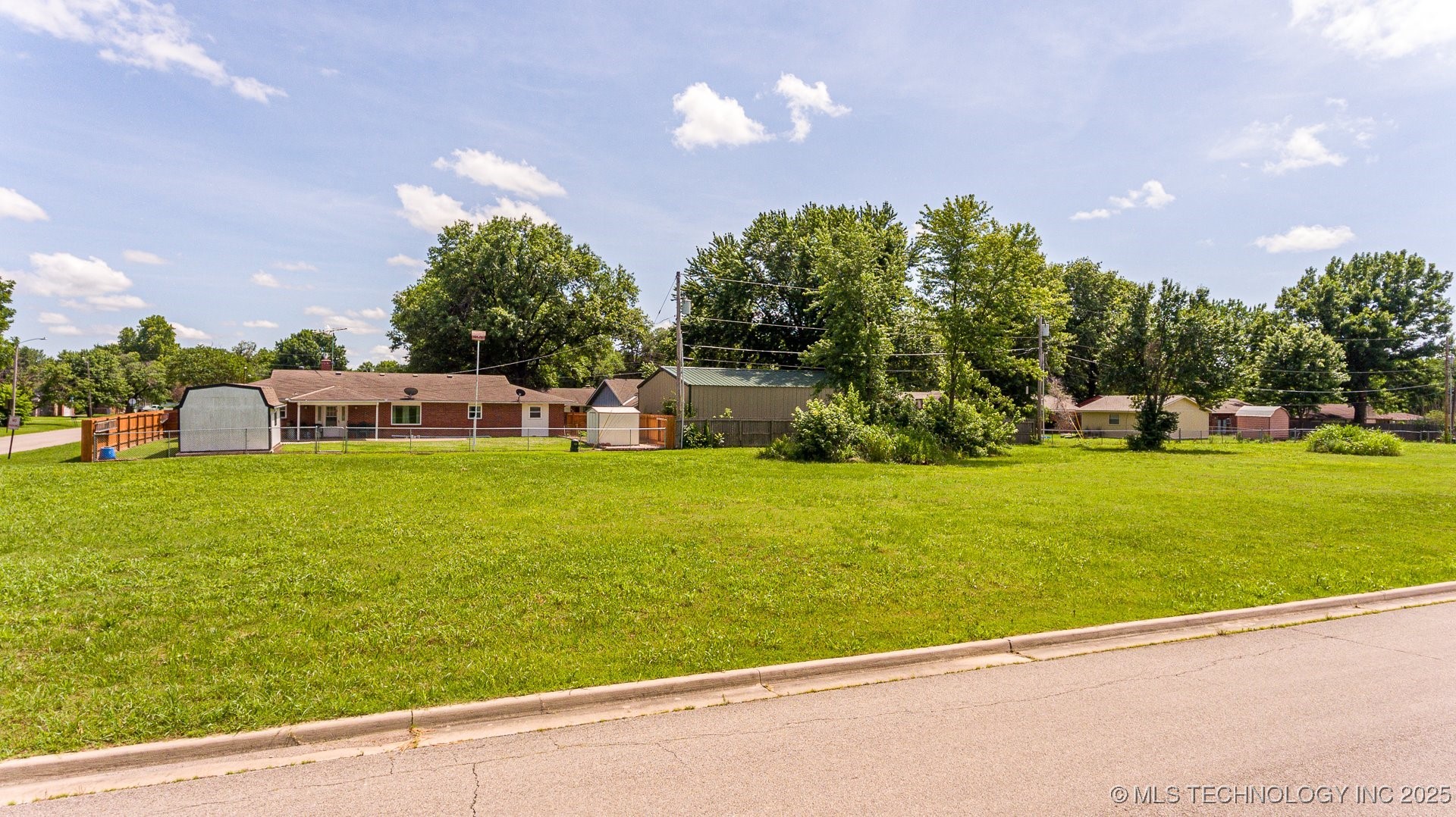 414 W 7th Street Dewey OK 74029