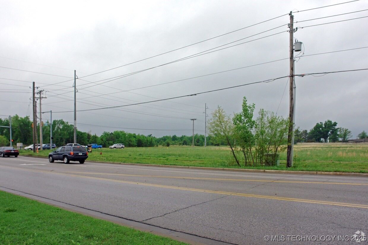 9001 S Garnett Road Broken Arrow OK 74012