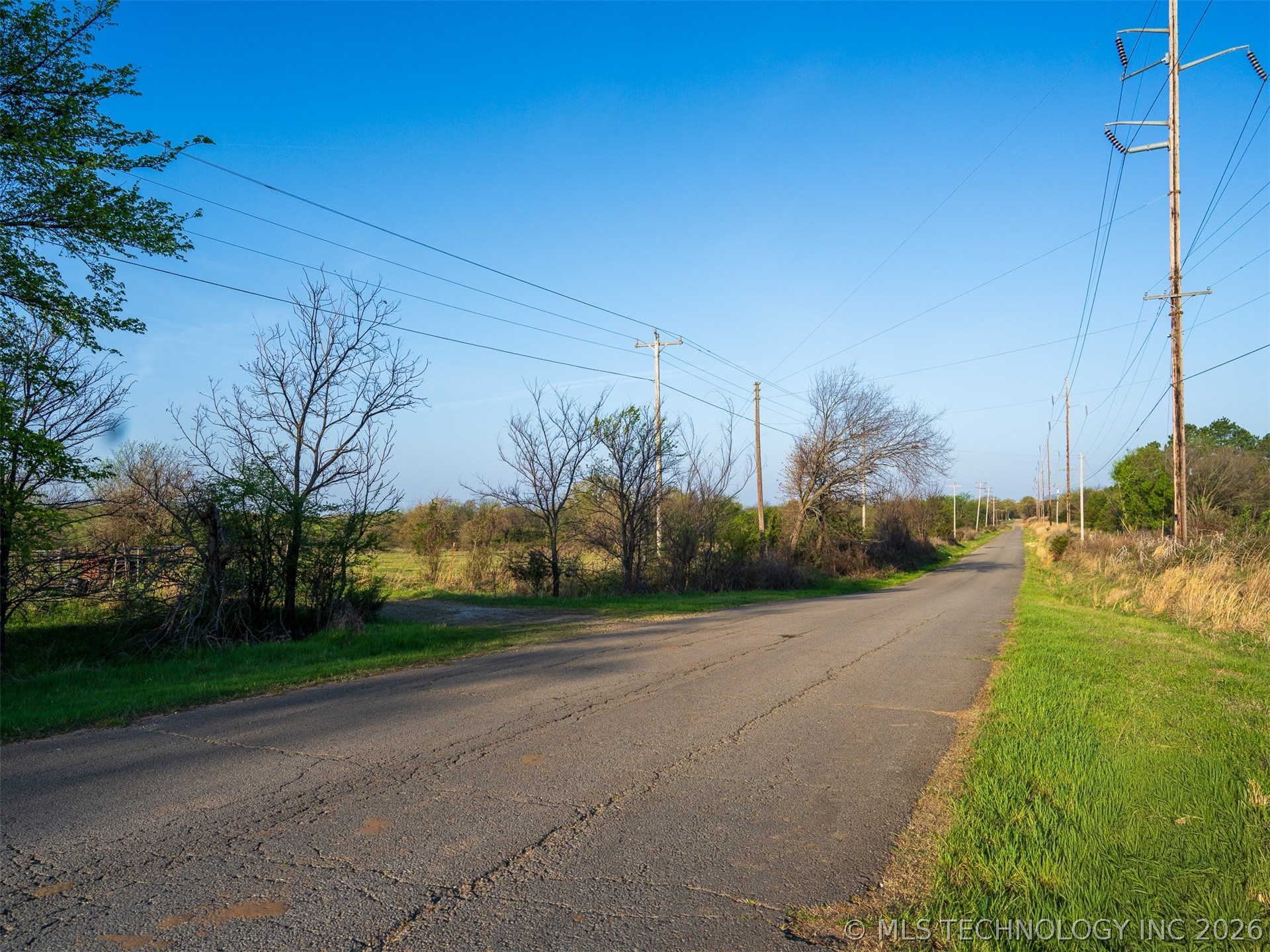 570 E 1120 Road Checotah OK 74426