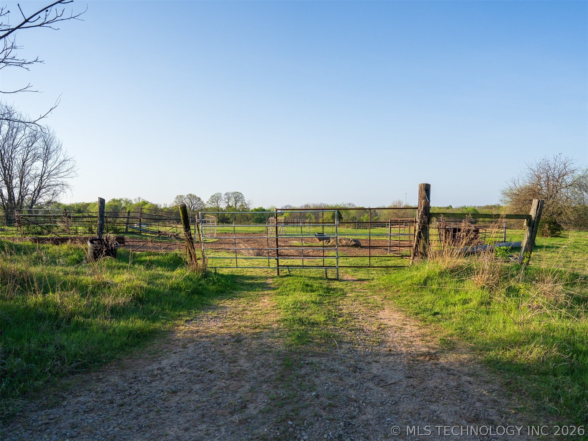 570 E 1120 Road Checotah OK 74426
