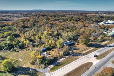 404 W Ray Fine Boulevard Roland OK 74954