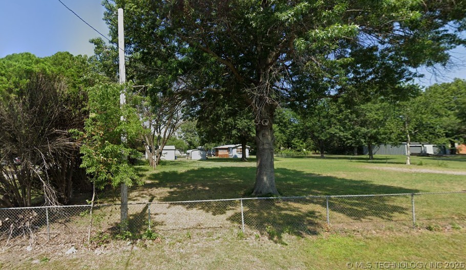 215 S 4th Street Chouteau OK 74337
