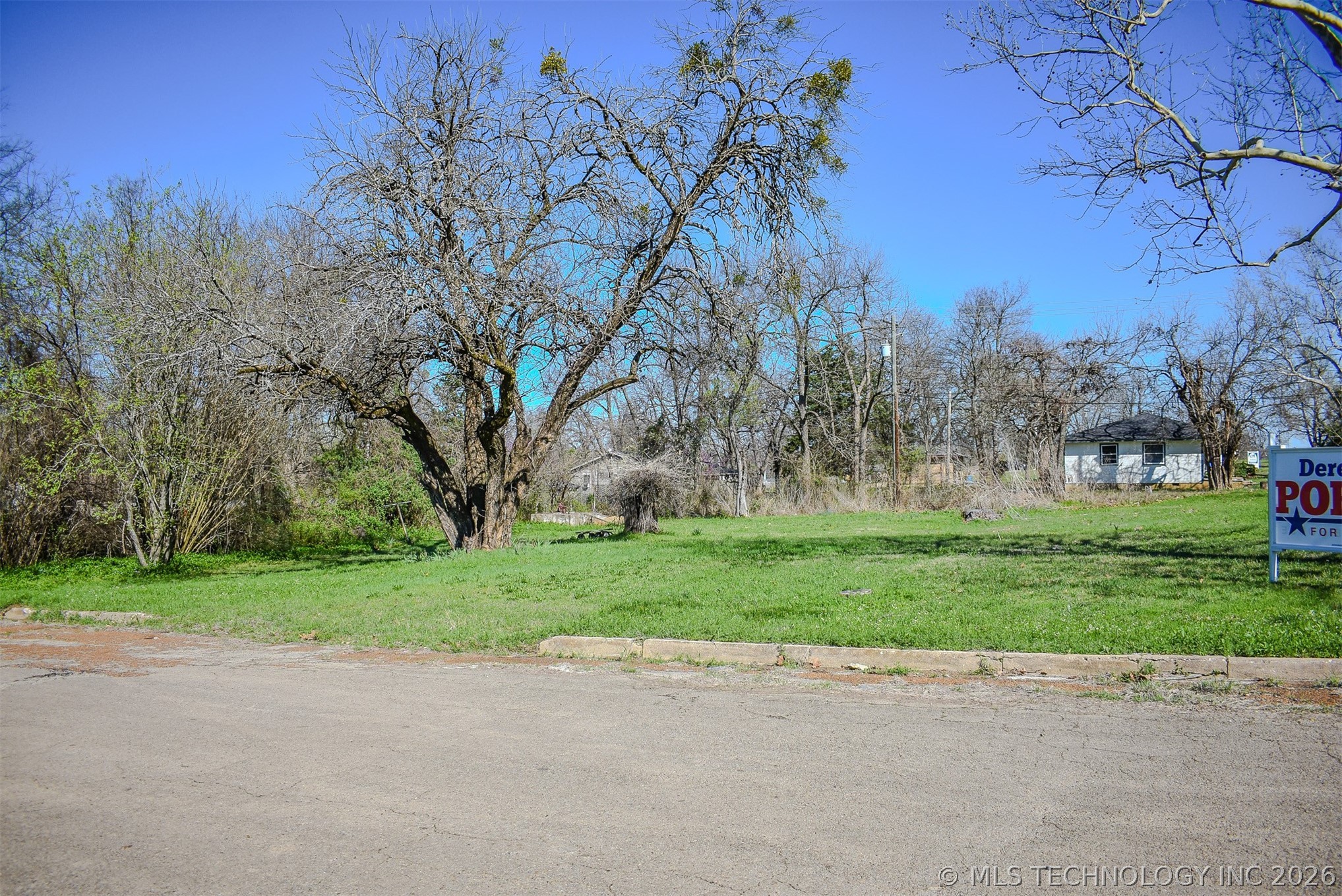 403 N Broadway Street Hugo OK 74743
