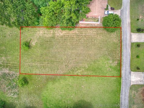 1749 Rockford Eufaula OK 74432