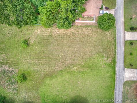 1749 Rockford Eufaula OK 74432
