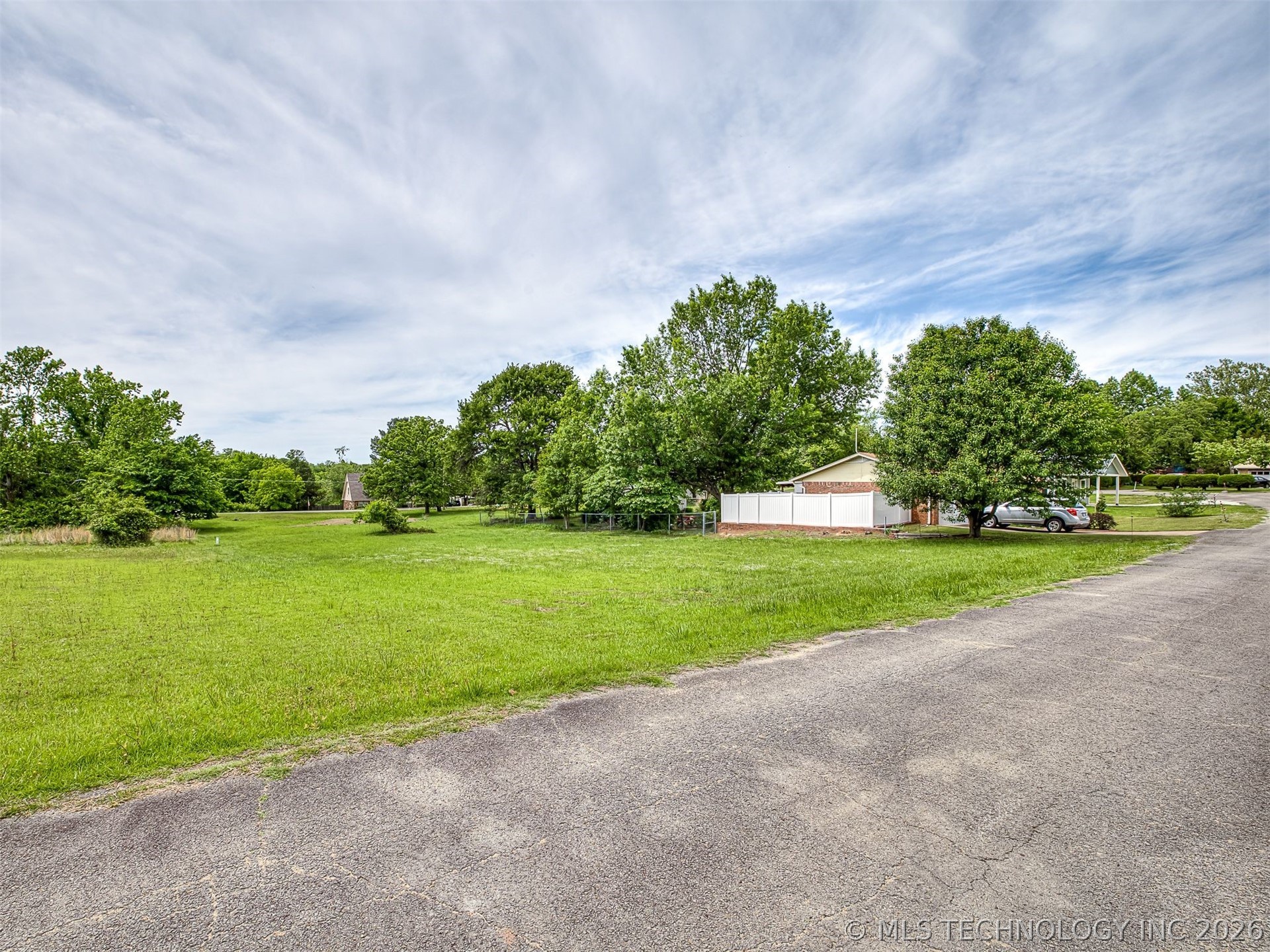 1749 Rockford Eufaula OK 74432