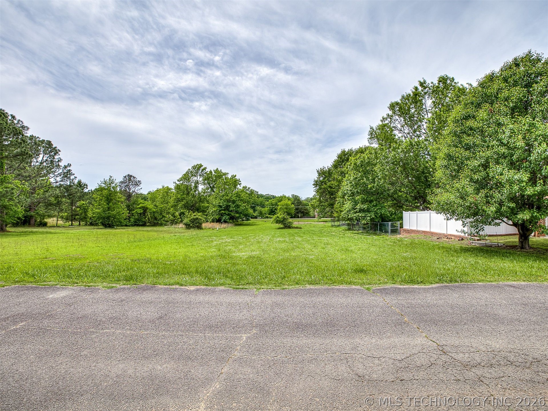 1749 Rockford Eufaula OK 74432