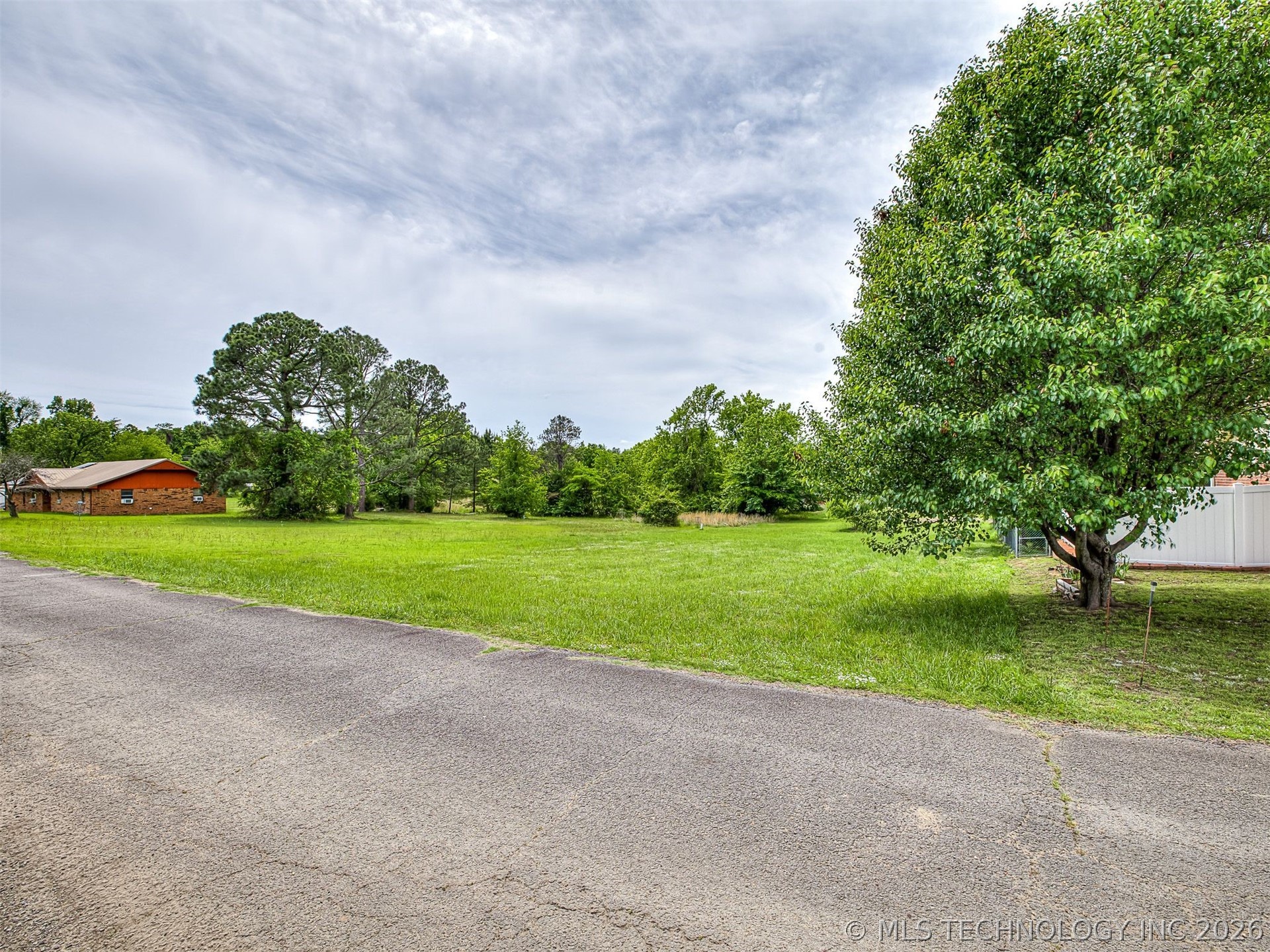 1749 Rockford Eufaula OK 74432