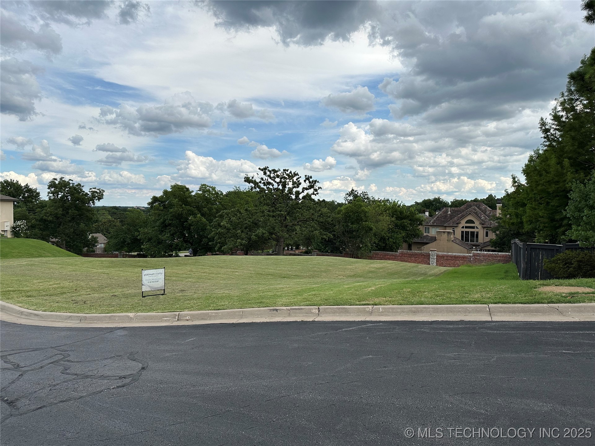 E 85th Court Tulsa OK 74137