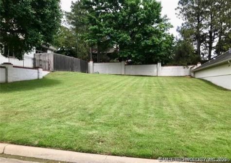 4823 S Zunis Avenue Tulsa OK 74105