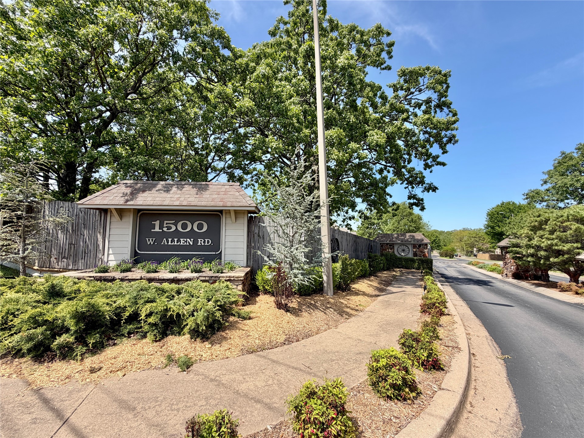 725 W Northlake Drive Tahlequah OK 74464
