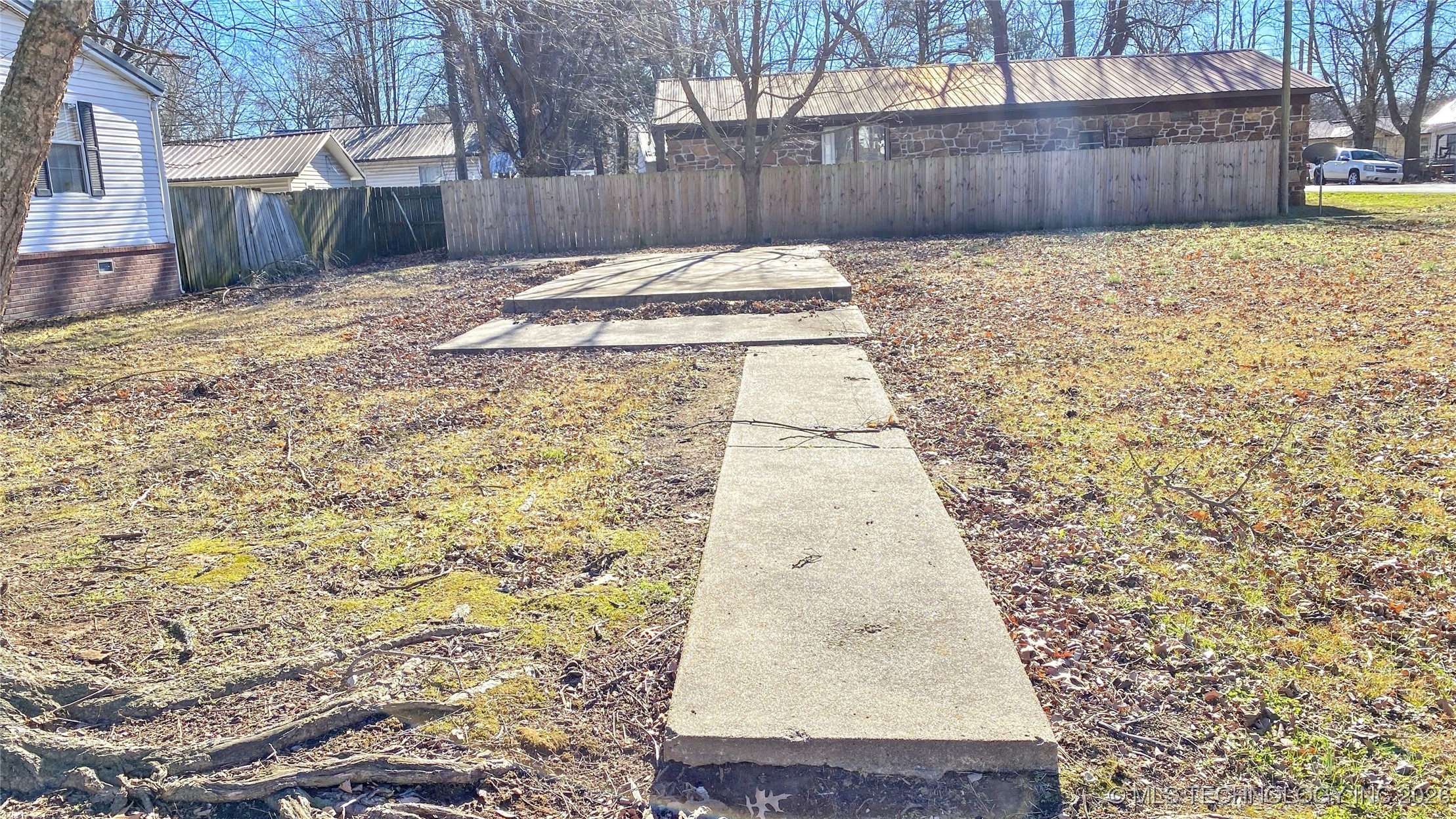 320 W Maple Street Stilwell OK 74960