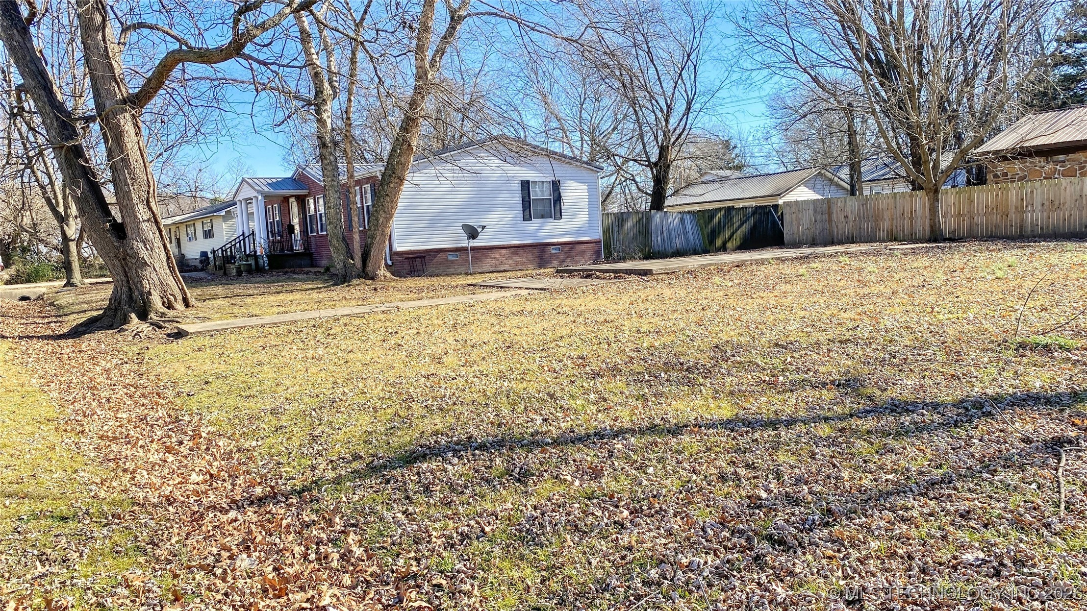 320 W Maple Street Stilwell OK 74960