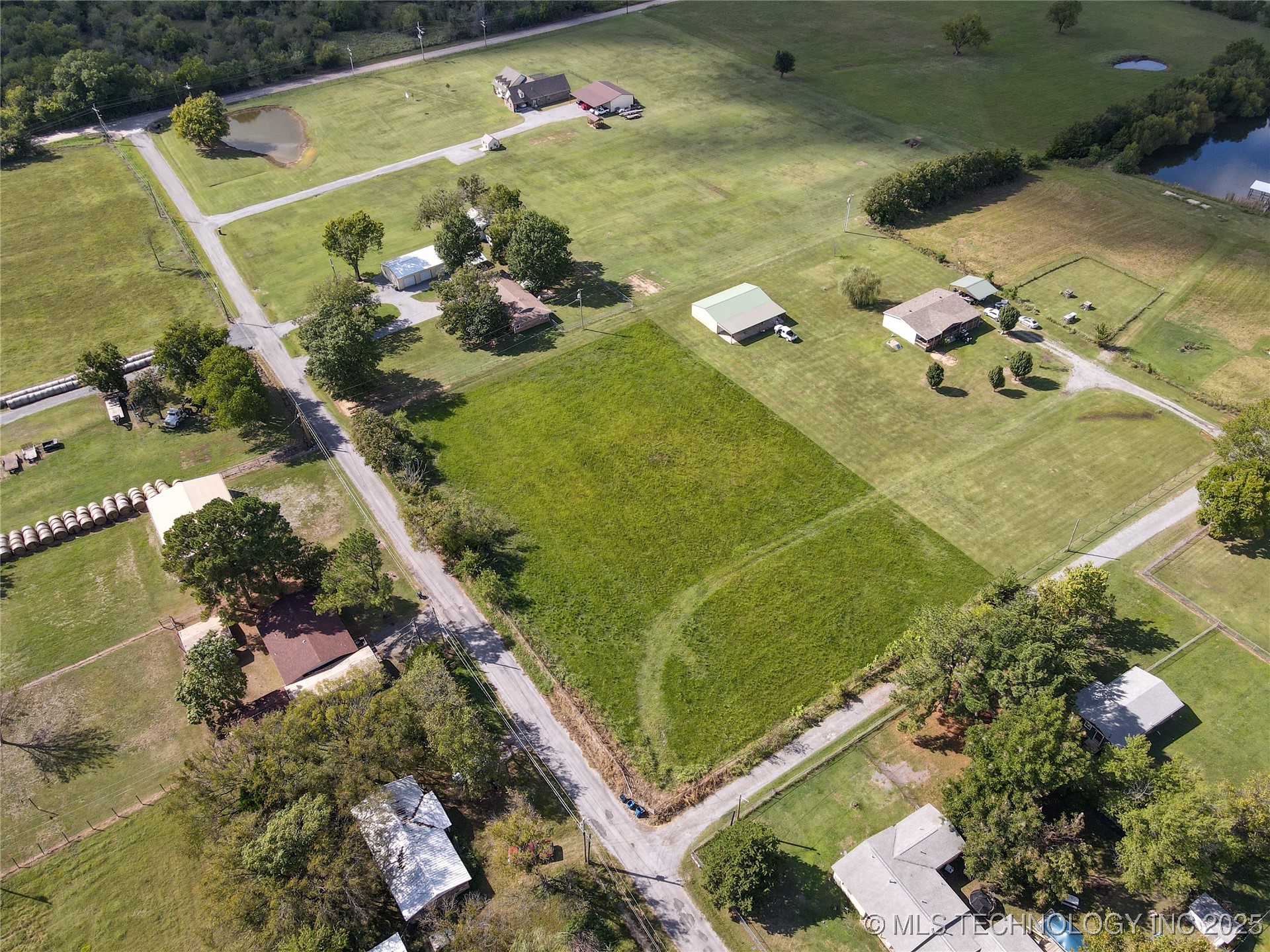 Emberton Street Hartshorne OK 74547