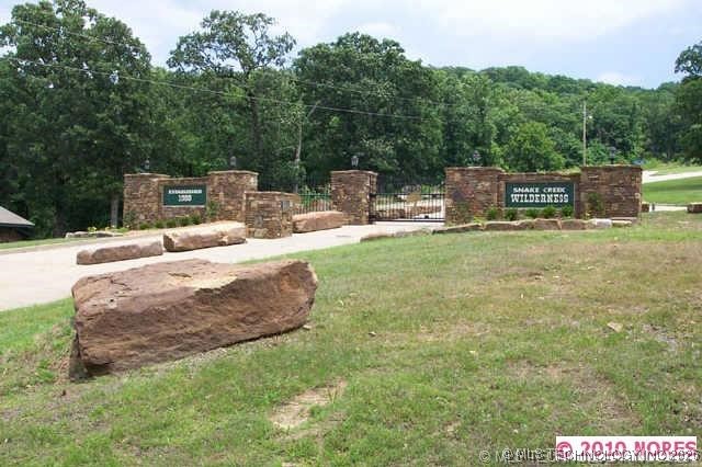 22 E Timbercrest Cookson OK 74427