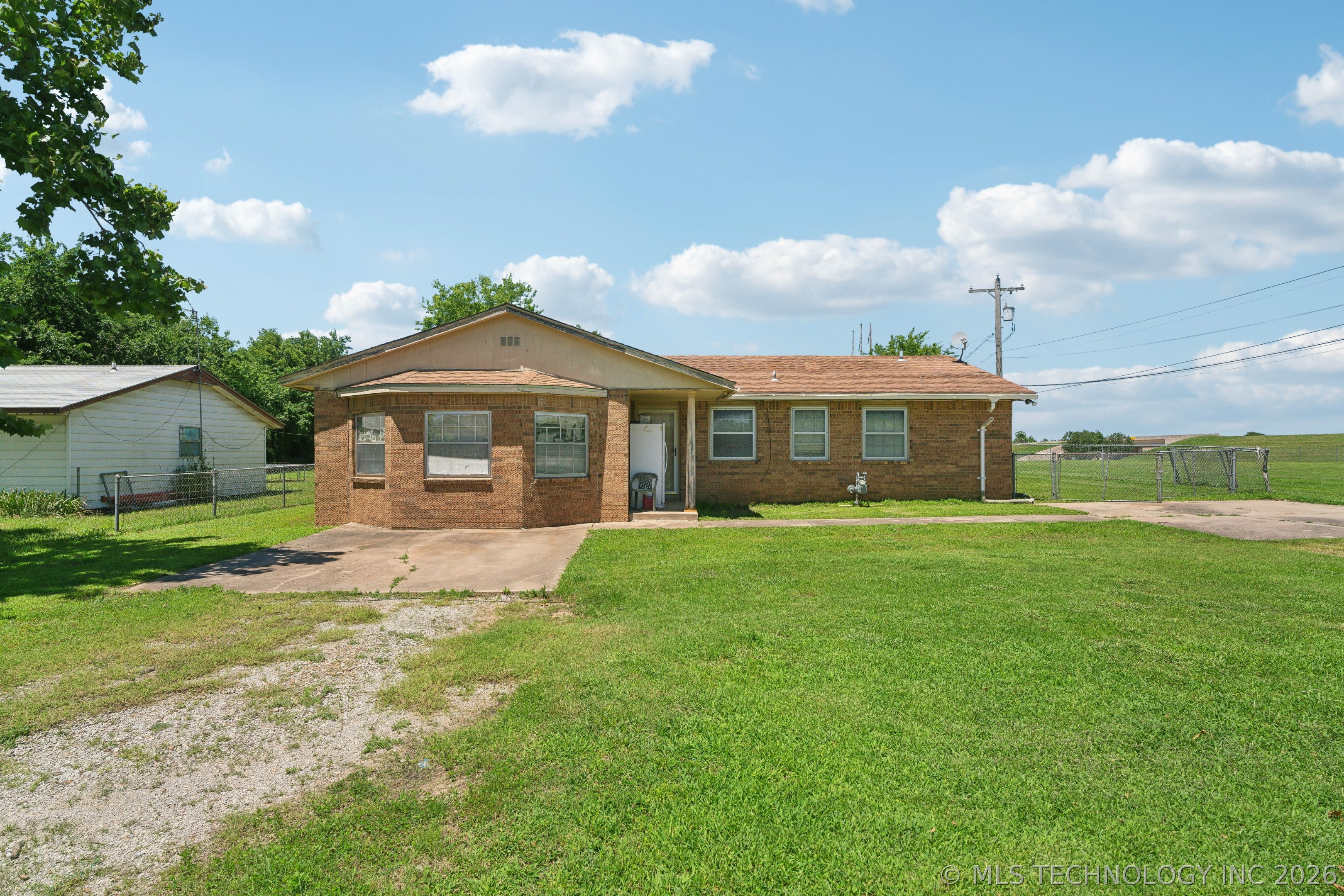 220 E Center Street S Collinsville OK 74021