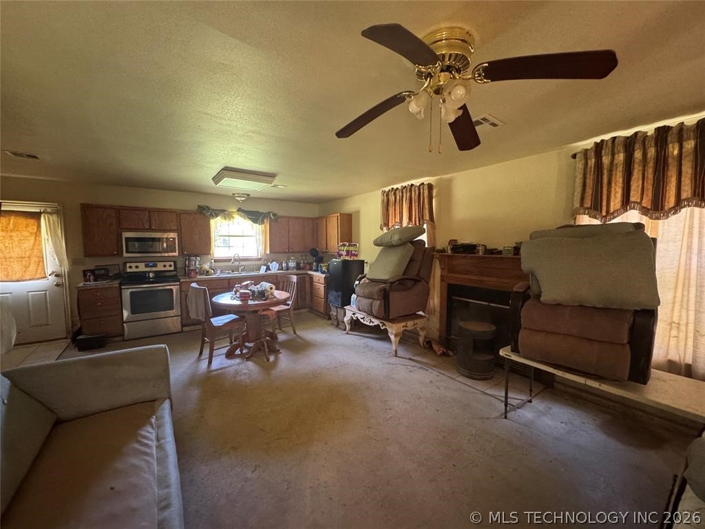 N 372 Holdenville OK 74848