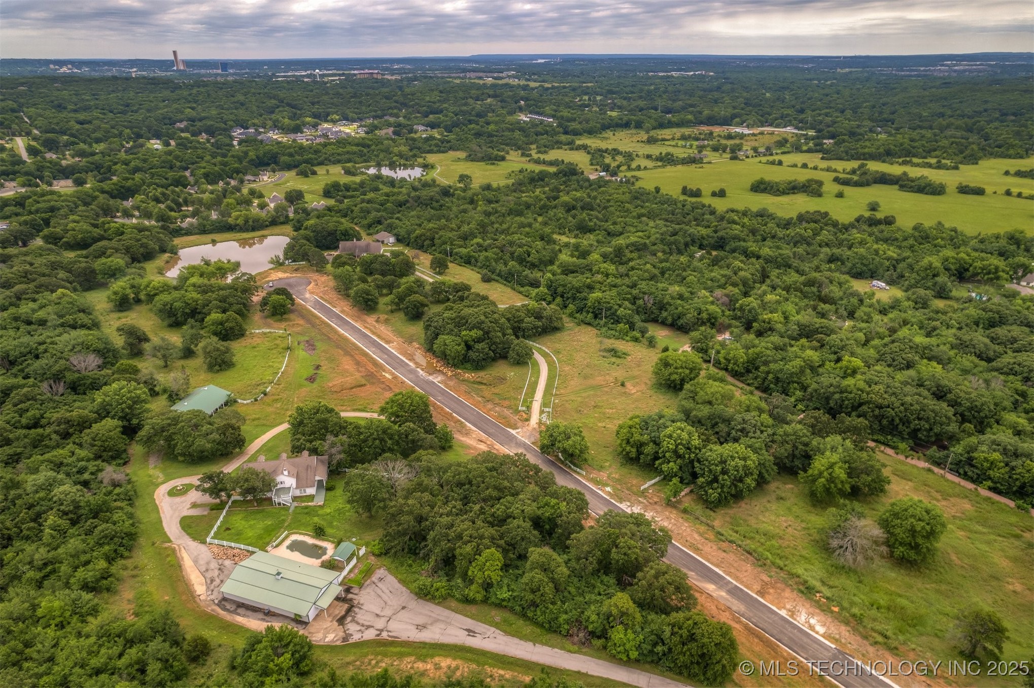 4556 Oak Timber Drive Tulsa OK 74131