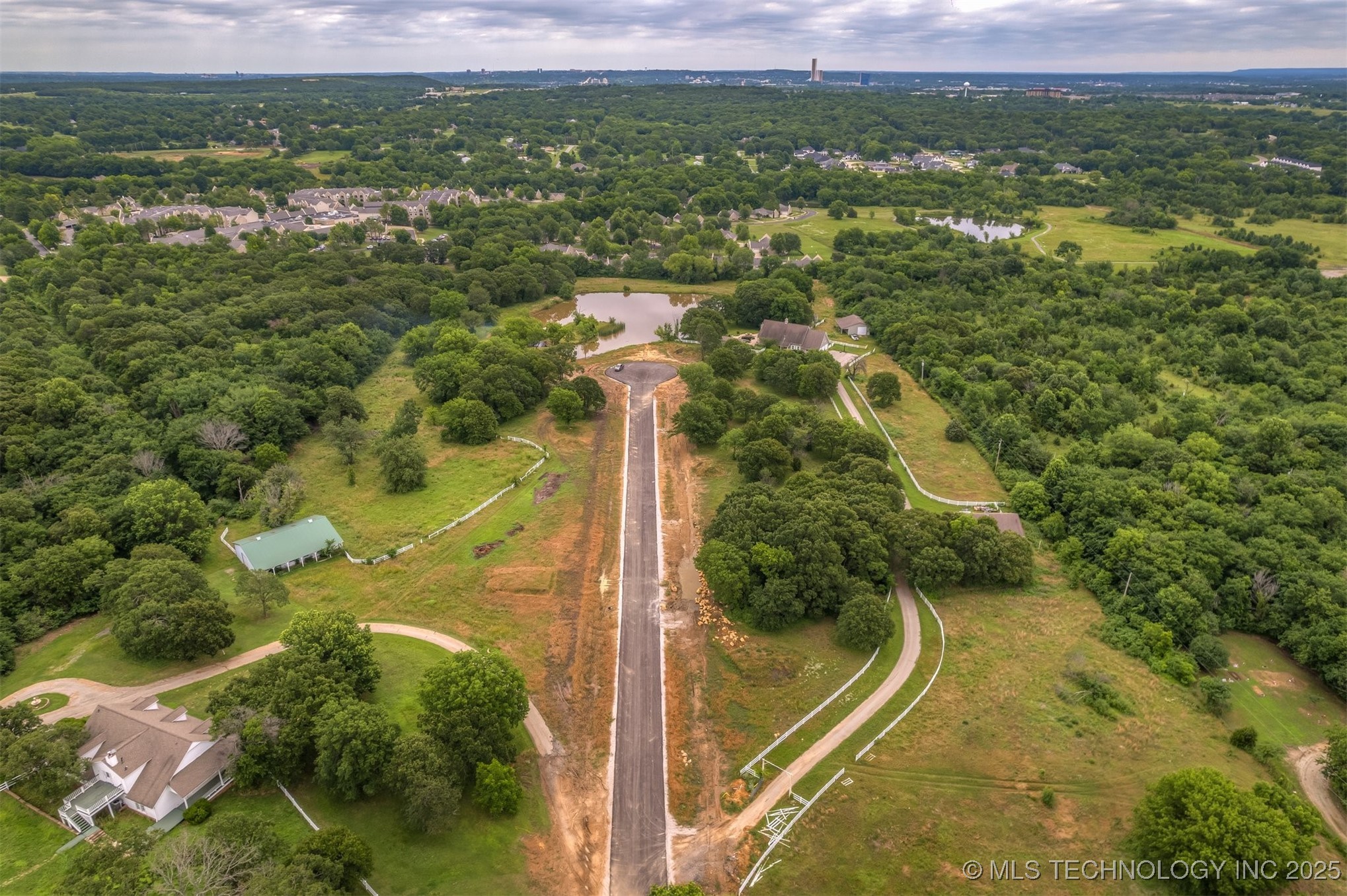 4556 Oak Timber Drive Tulsa OK 74131