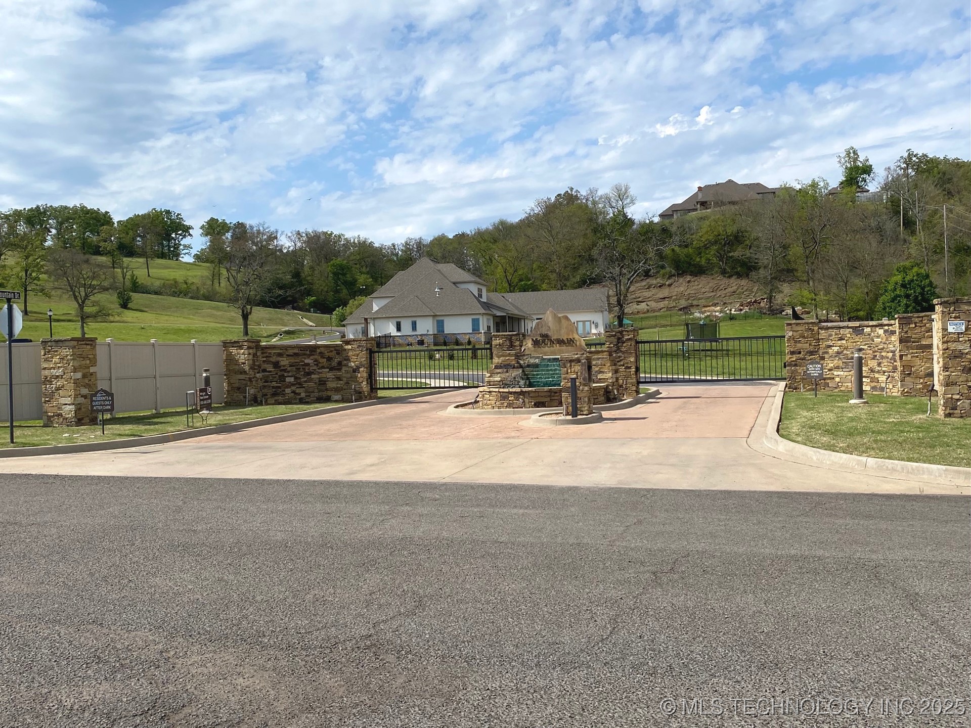 718 Ridgeview Drive Tahlequah OK 74464