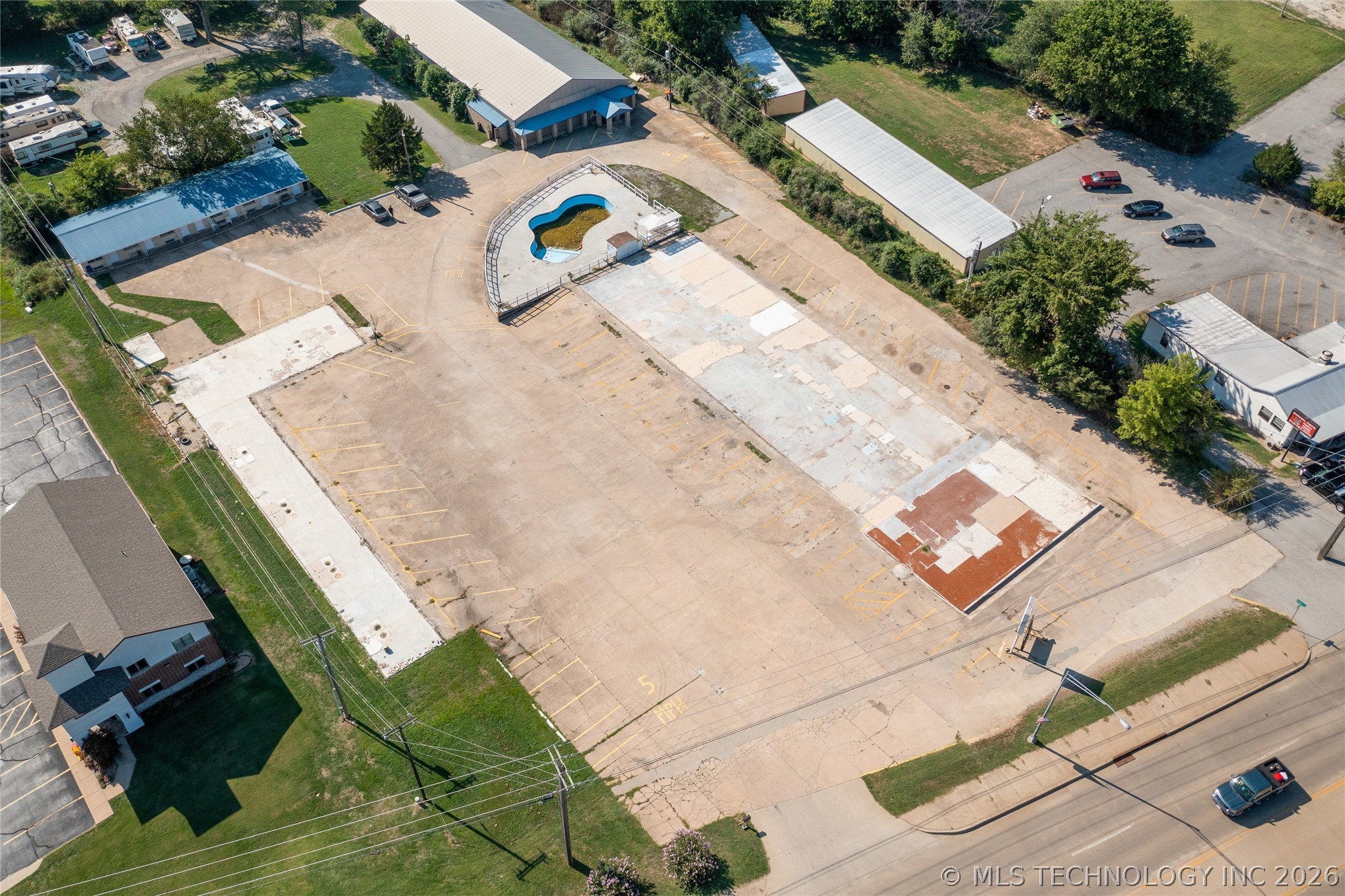 S Main Street Grove OK 74344