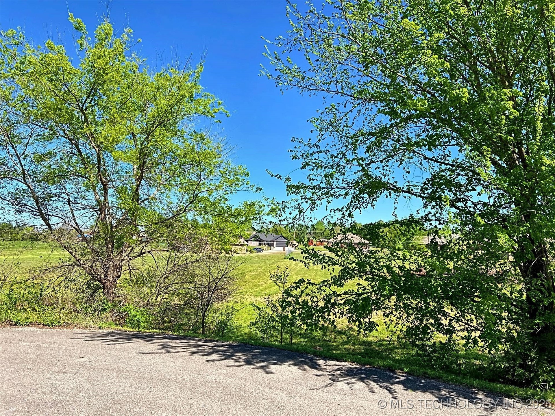 17530 W Tray Road Tahlequah OK 74464