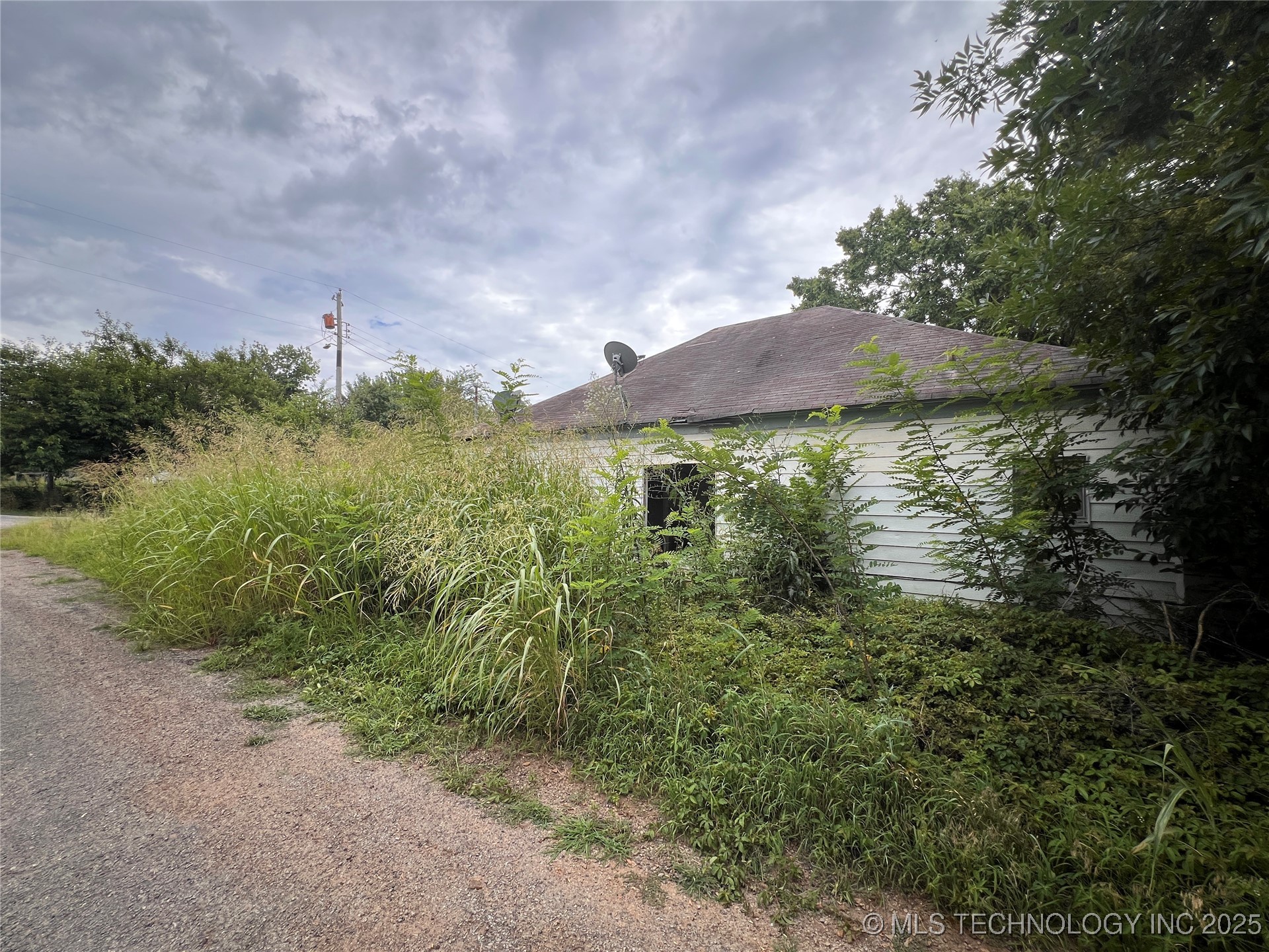 108 Howell Mccurtain OK 74944