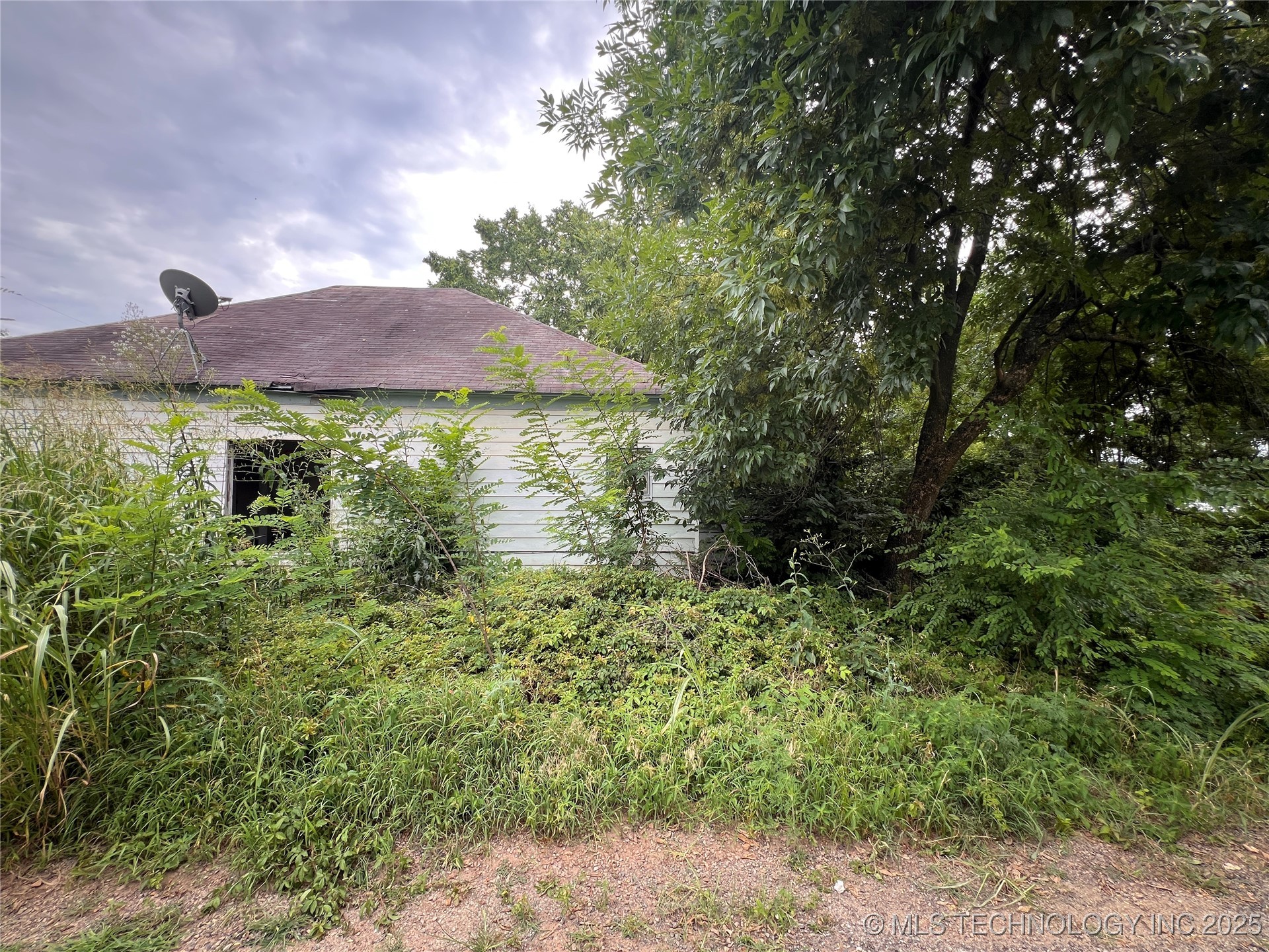 108 Howell Mccurtain OK 74944
