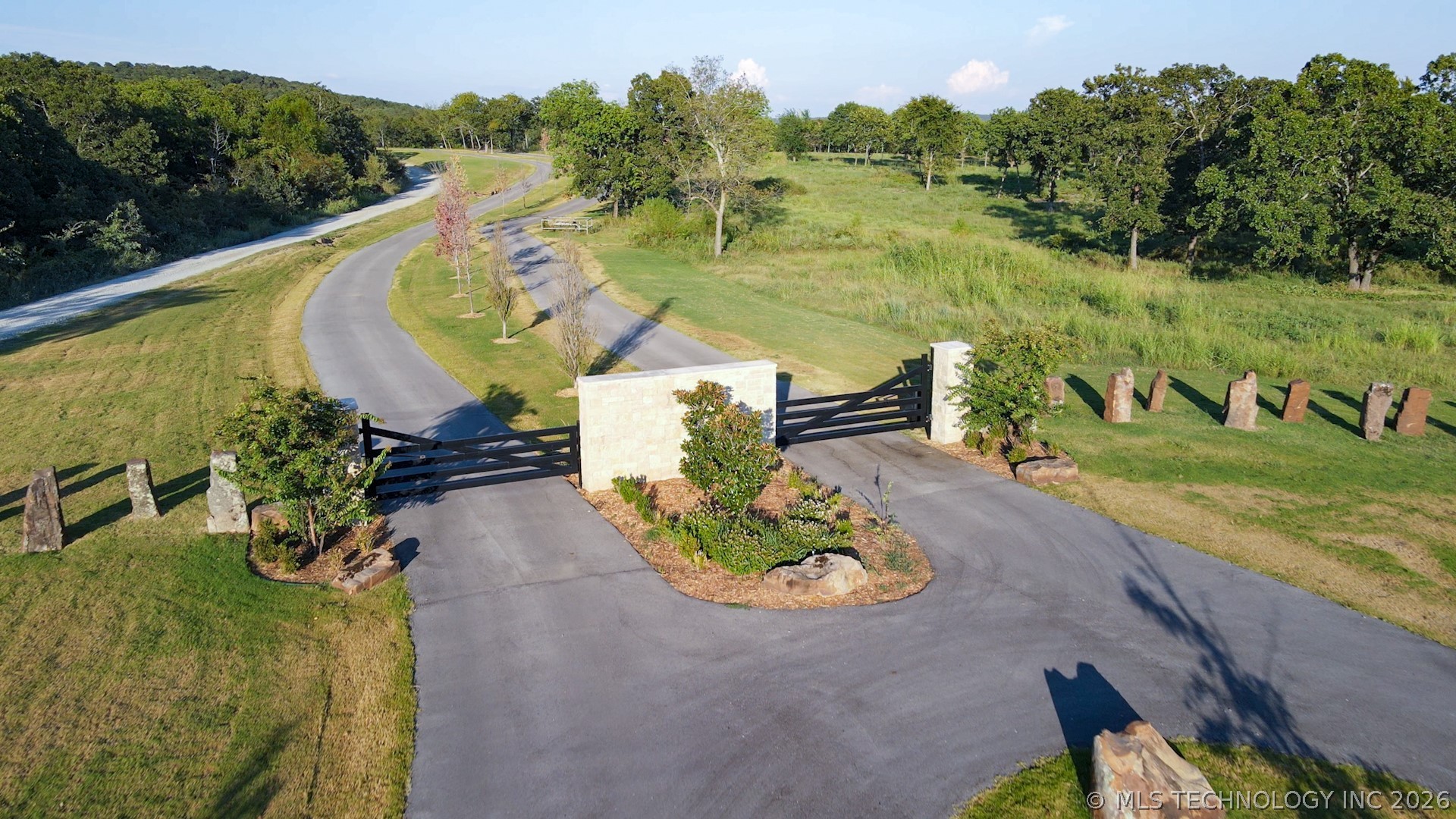 22 Falcon Tree Loop Eufaula OK 74432