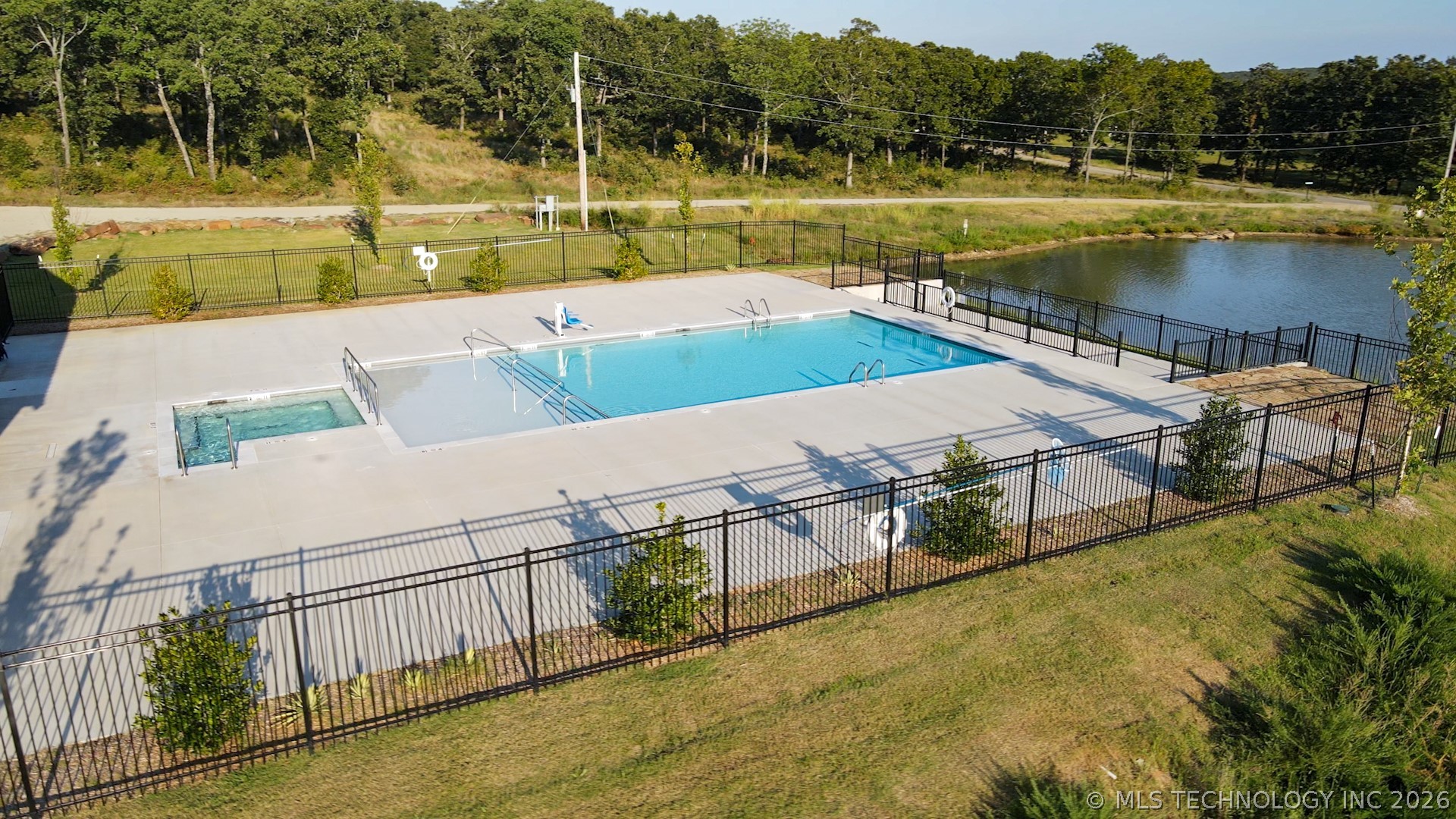 22 Falcon Tree Loop Eufaula OK 74432