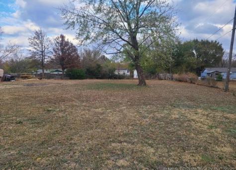1031 S Pine Street Nowata OK 74048
