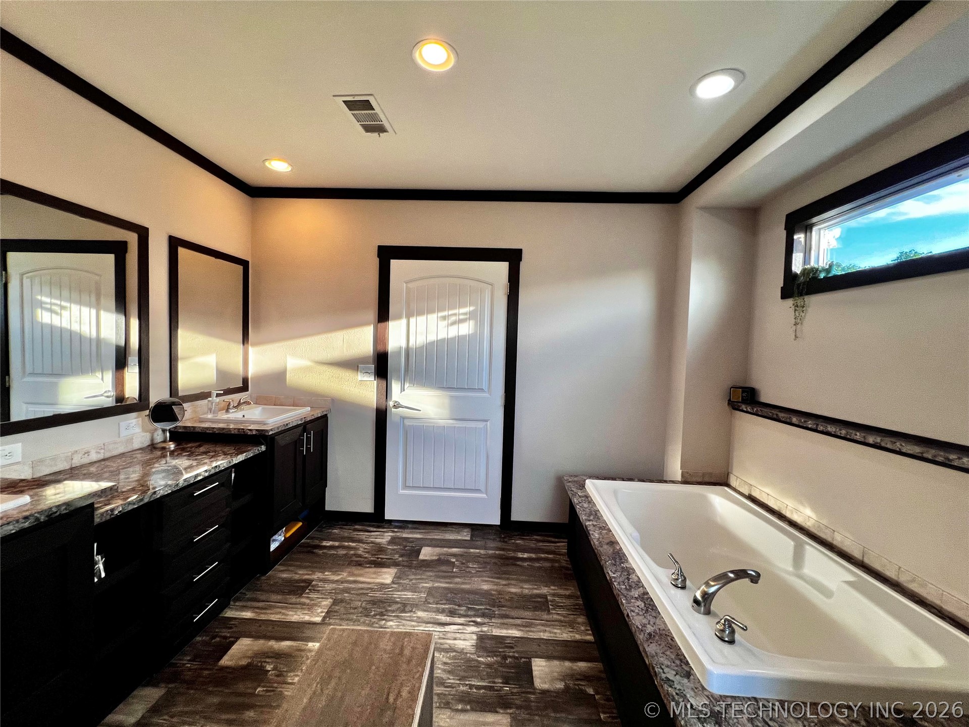 11580 Taylor Island View Road Kingston OK 73439