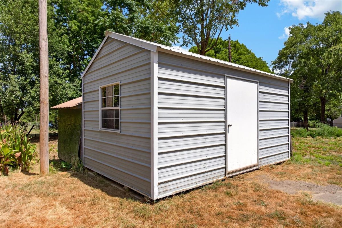 39908 Texas Avenue Howe OK 74940