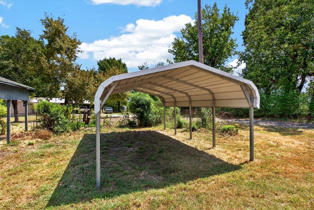 39908 Texas Avenue Howe OK 74940