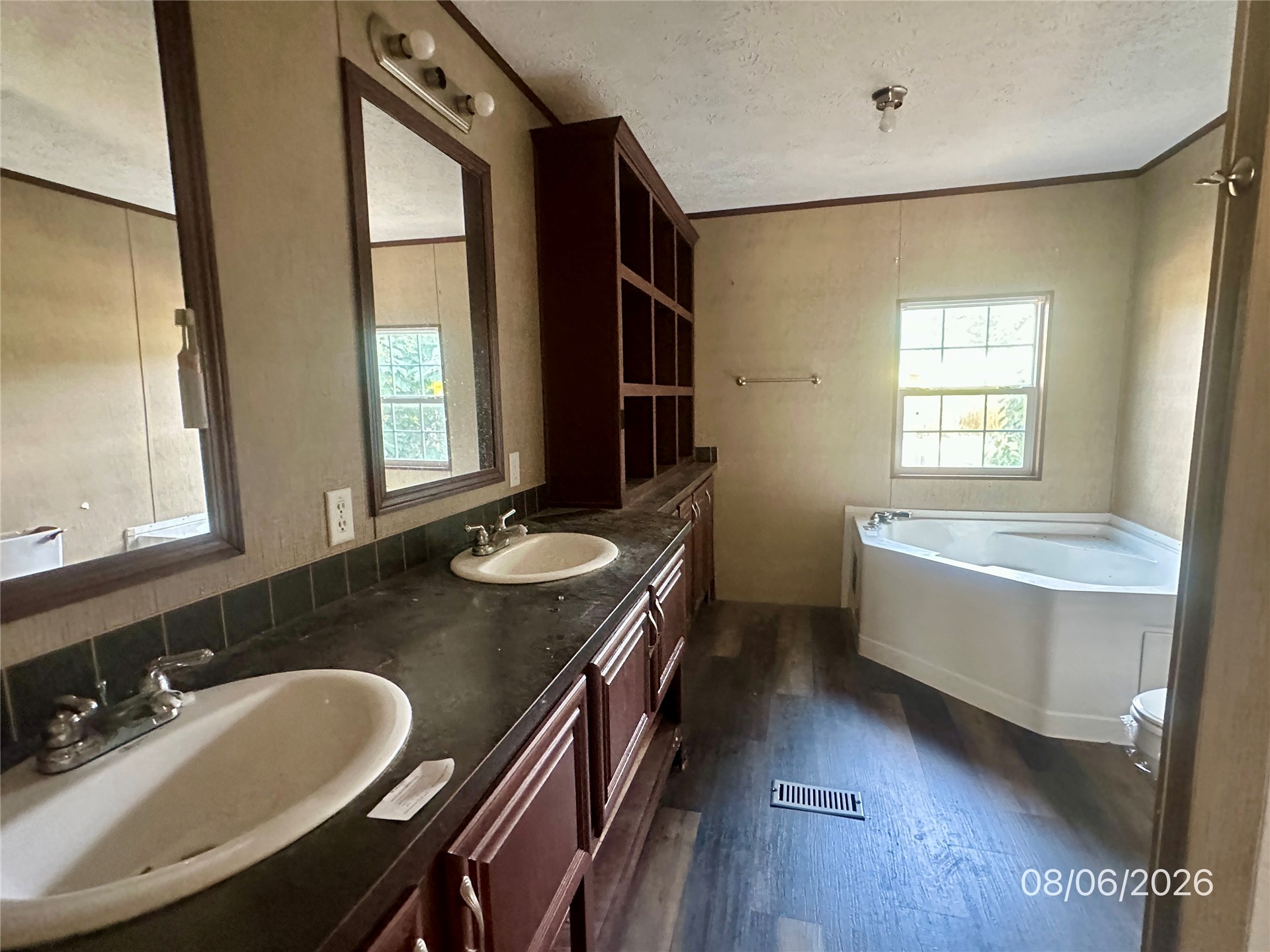 202 E I Avenue Milburn OK 73450