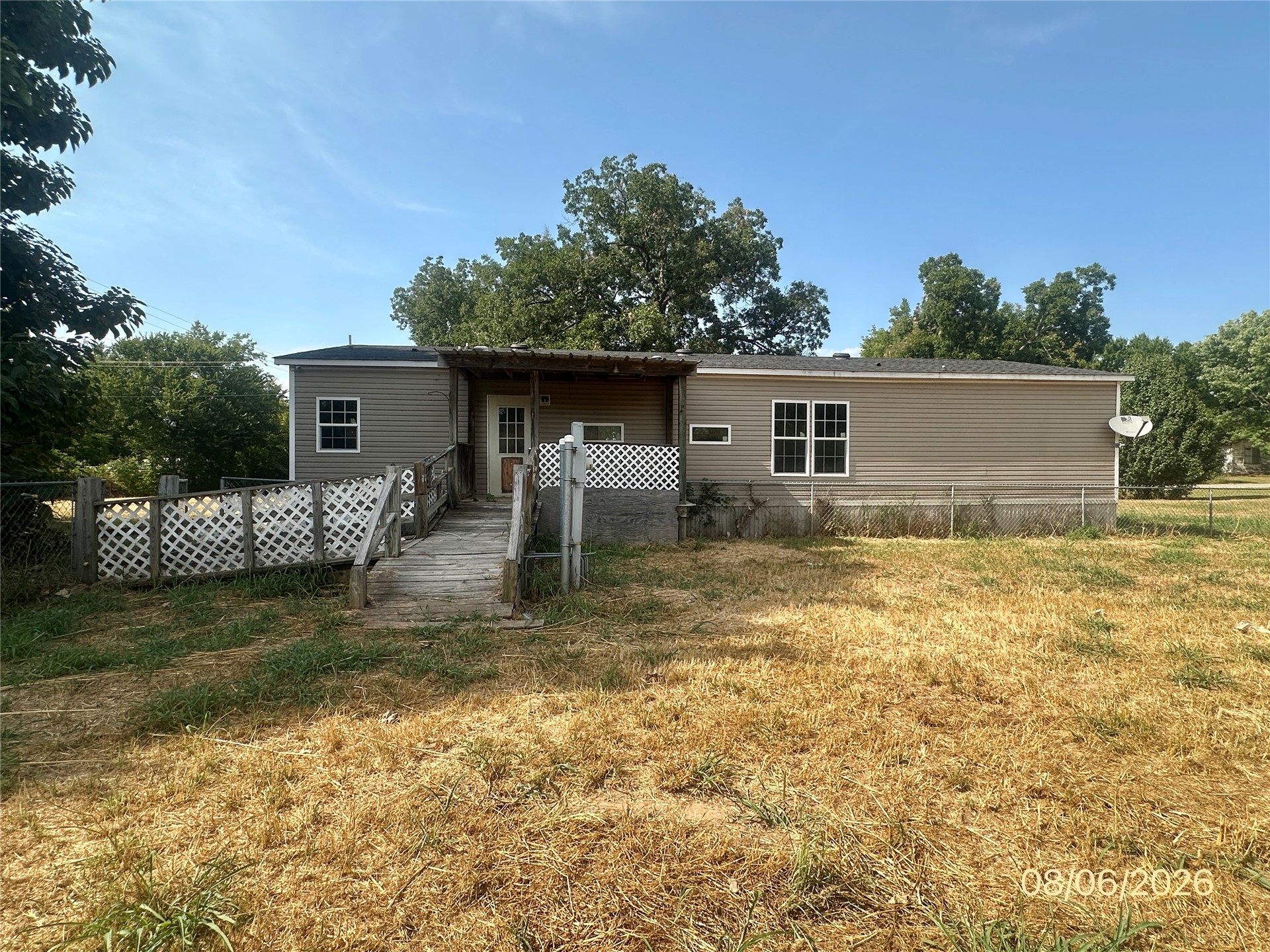 202 E I Avenue Milburn OK 73450