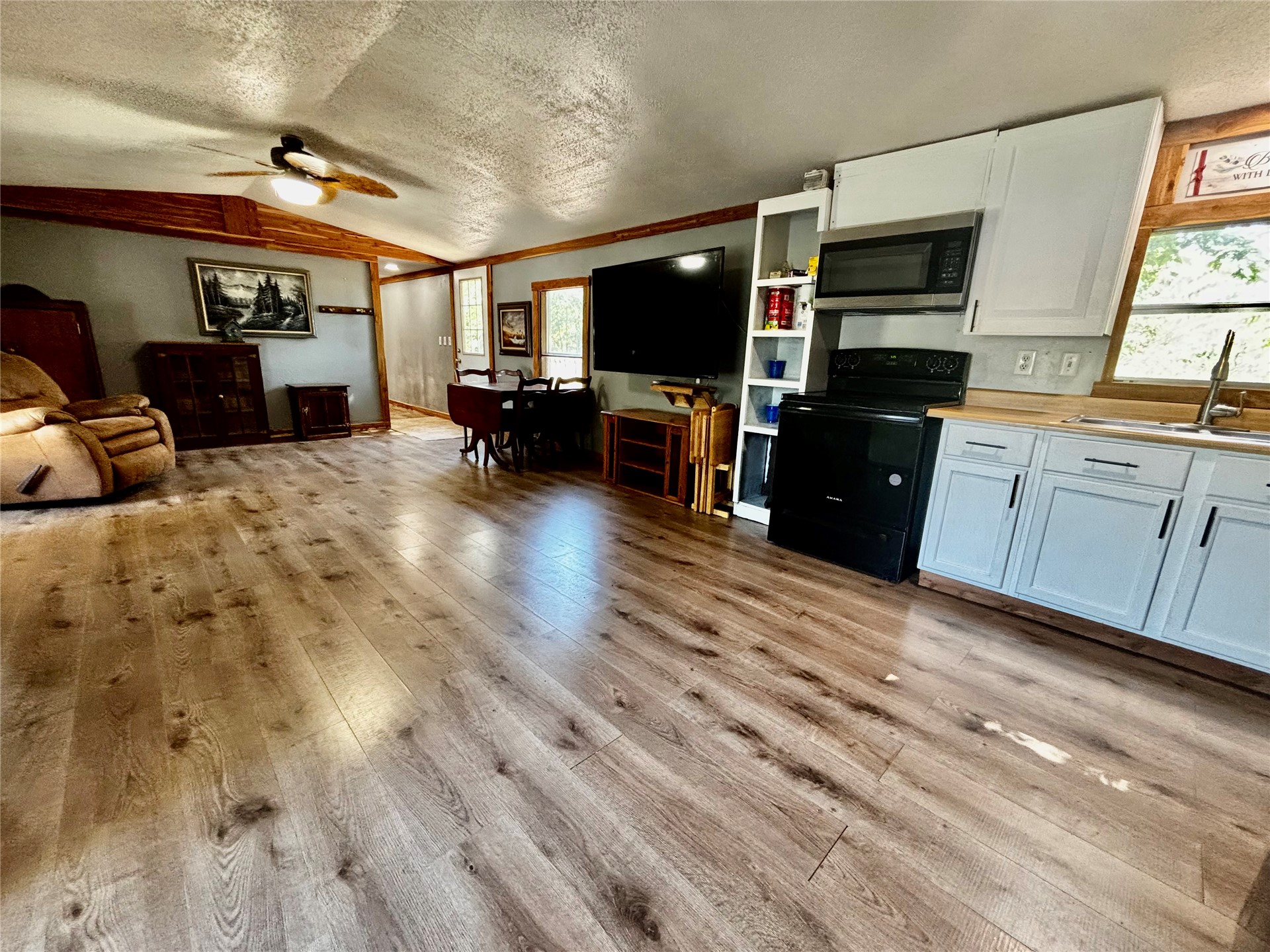 4664 S Highway 82 Locust Grove OK 74352