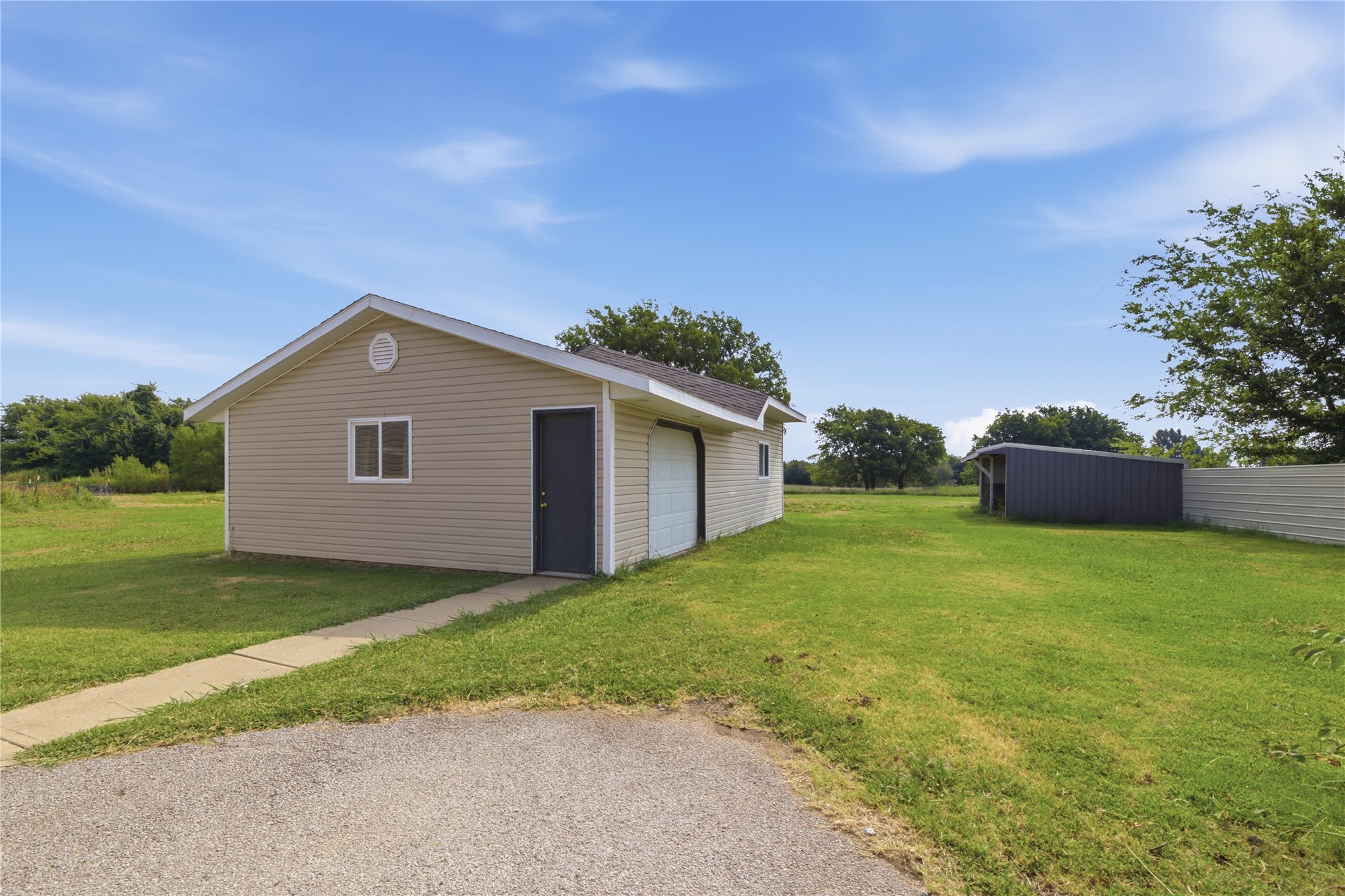 7018 E Countryside Lane Mounds OK 74047