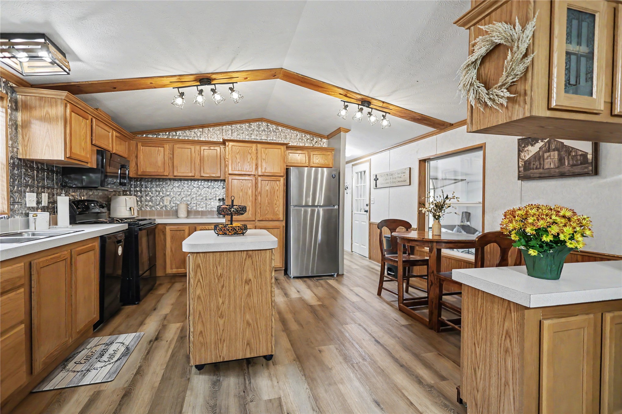 306 N Moseley Road Colcord OK 74338