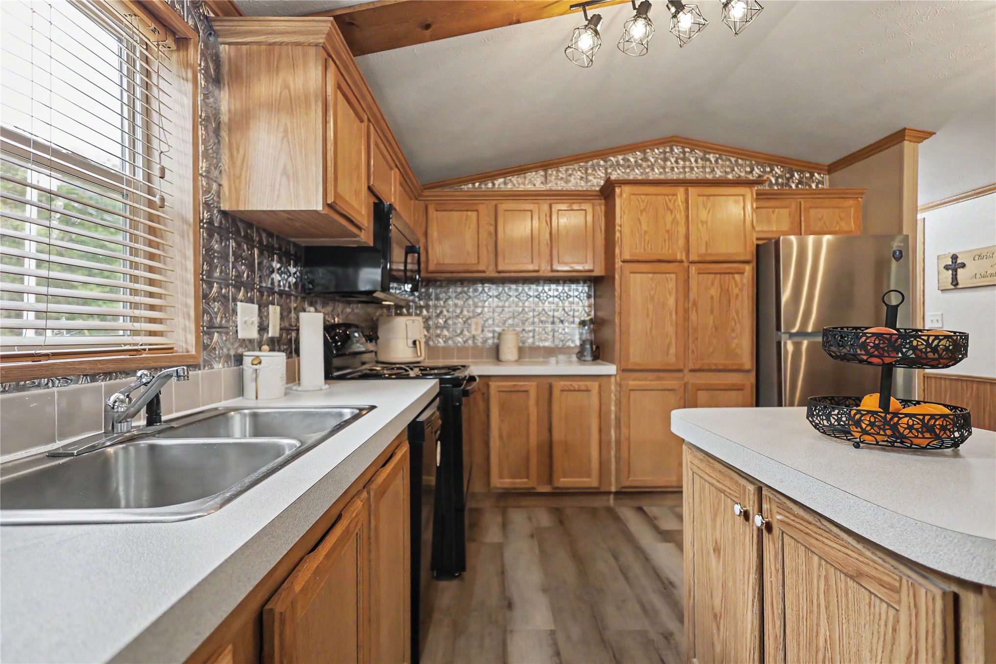 306 N Moseley Road Colcord OK 74338