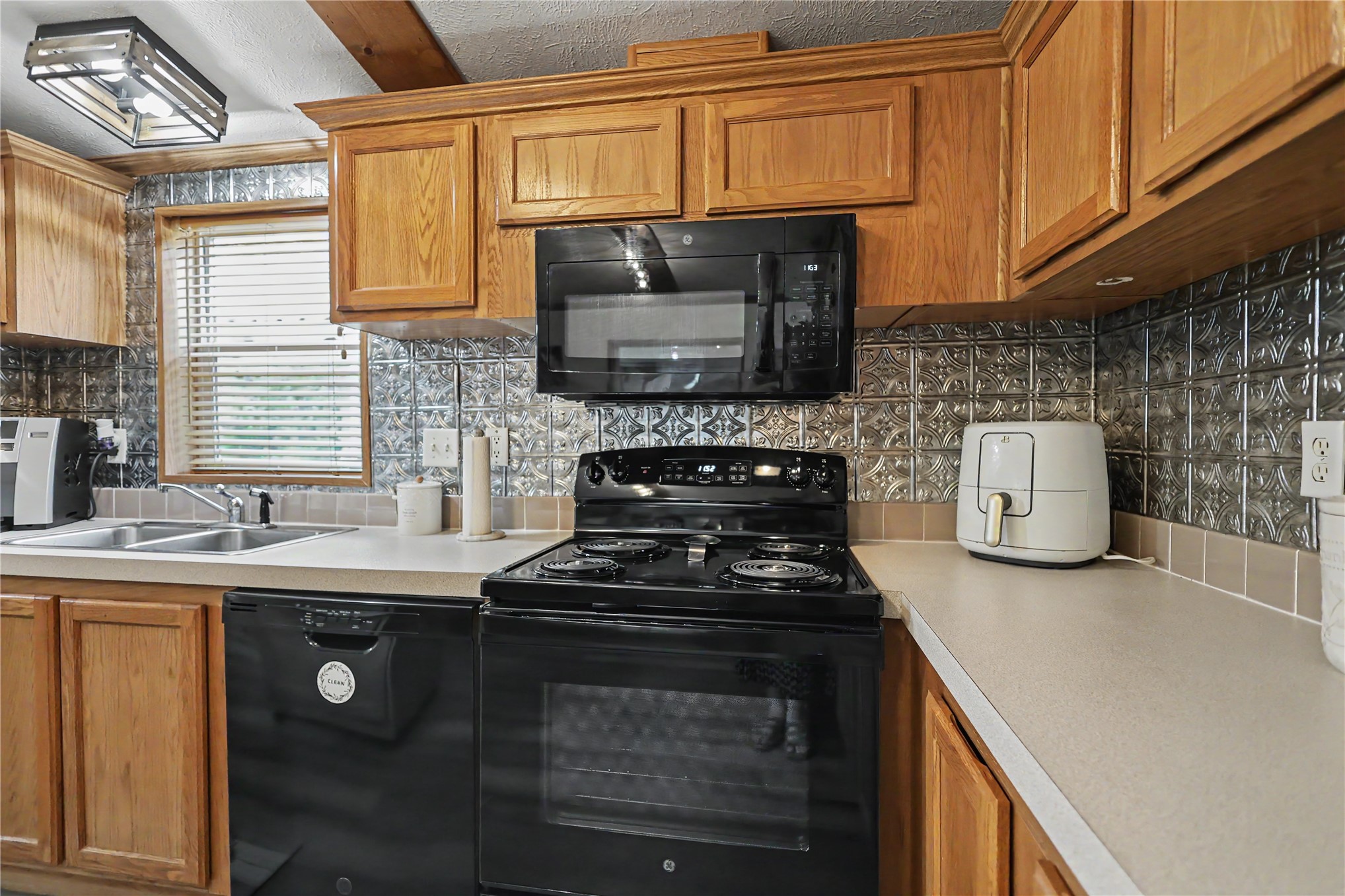 306 N Moseley Road Colcord OK 74338