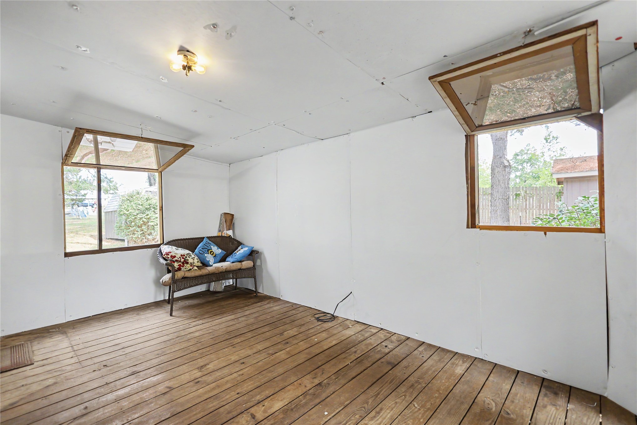 306 N Moseley Road Colcord OK 74338