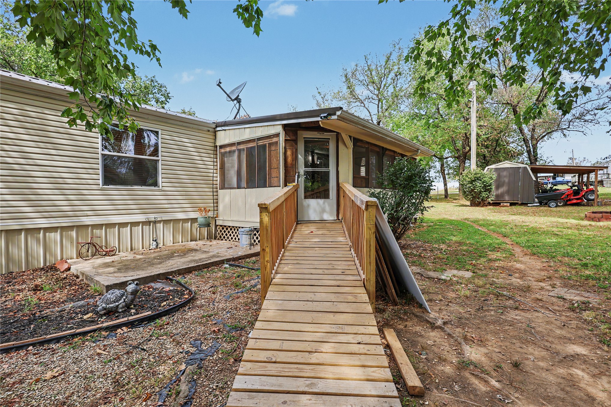 306 N Moseley Road Colcord OK 74338