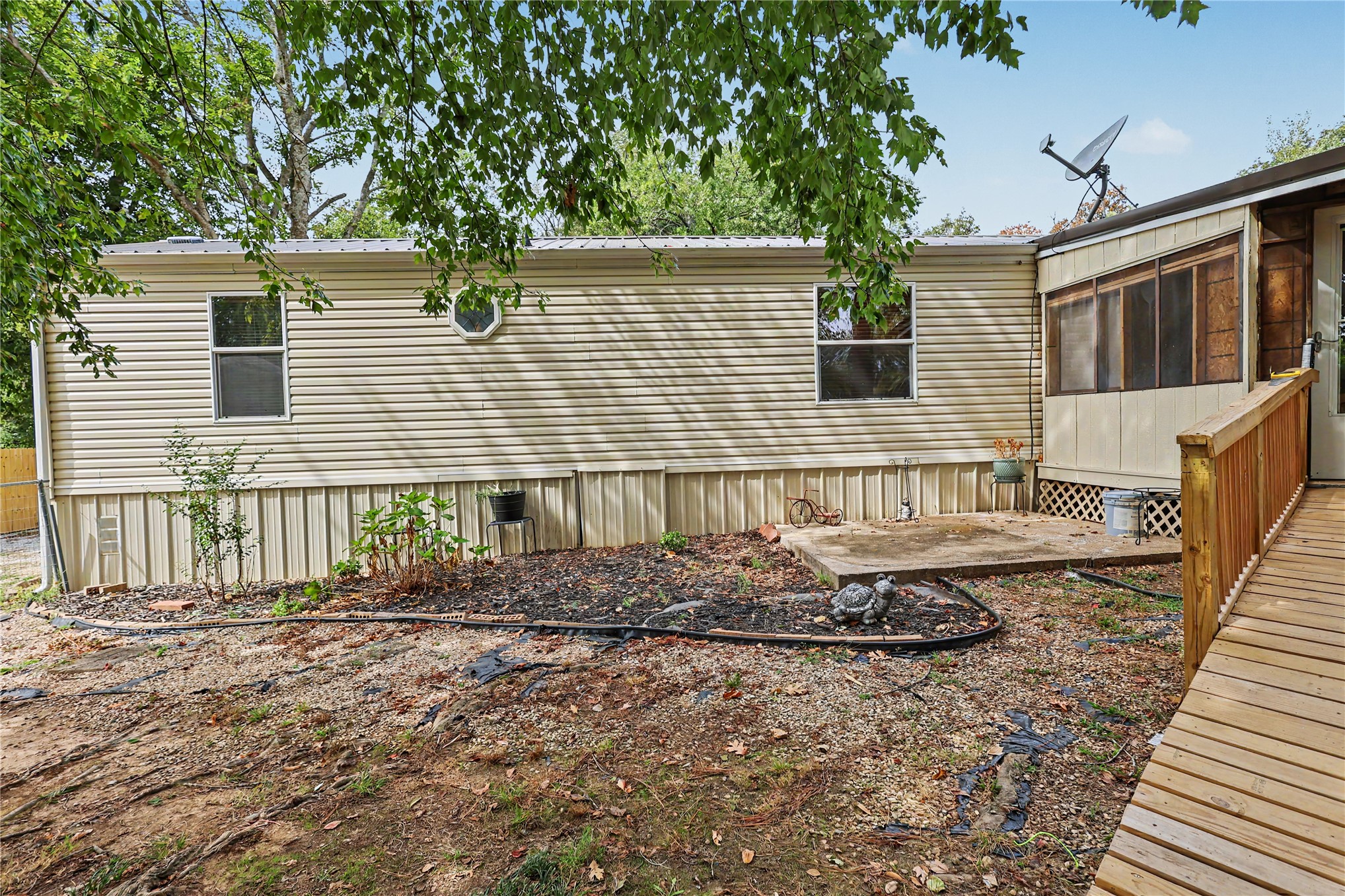 306 N Moseley Road Colcord OK 74338