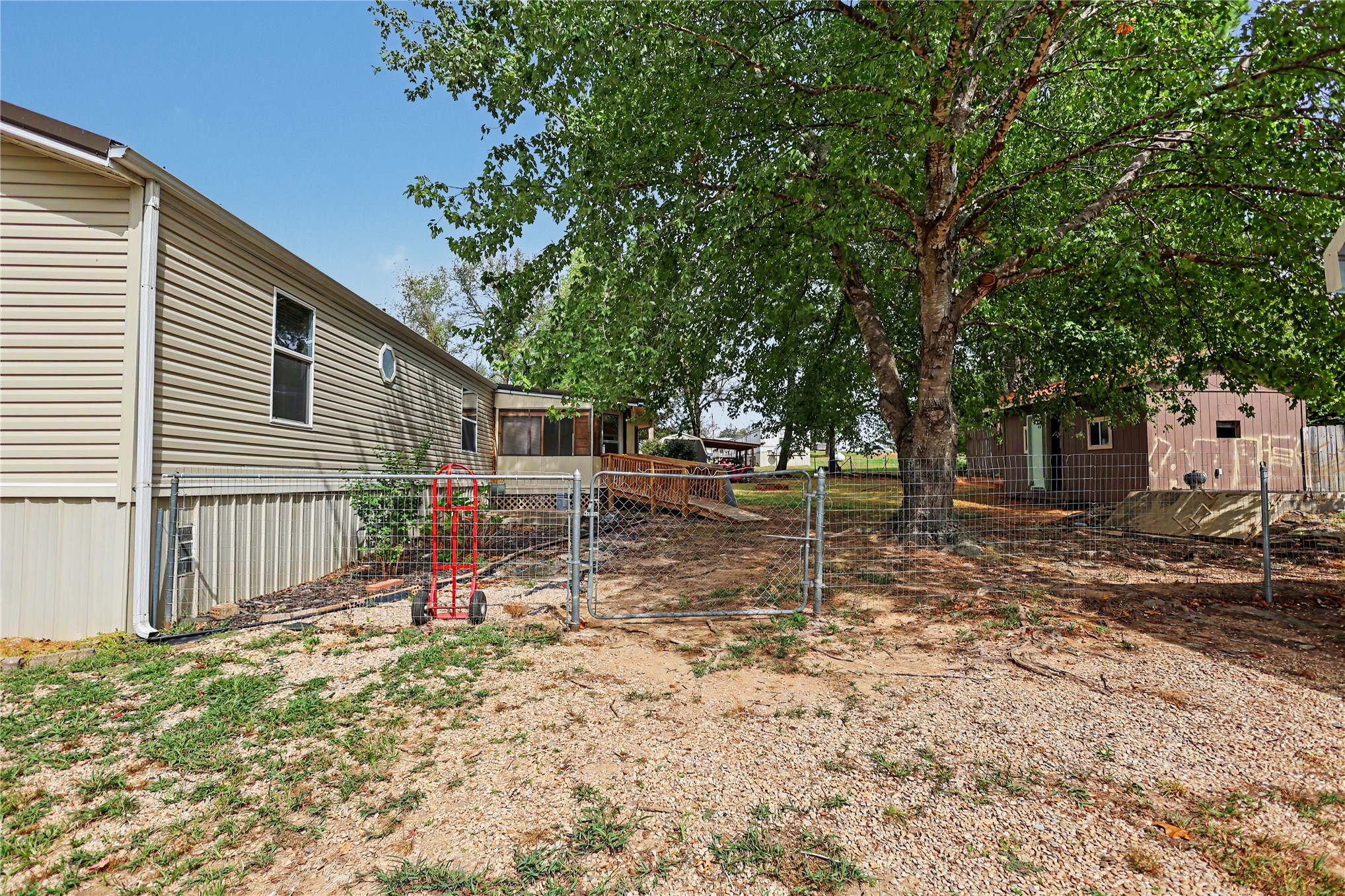 306 N Moseley Road Colcord OK 74338