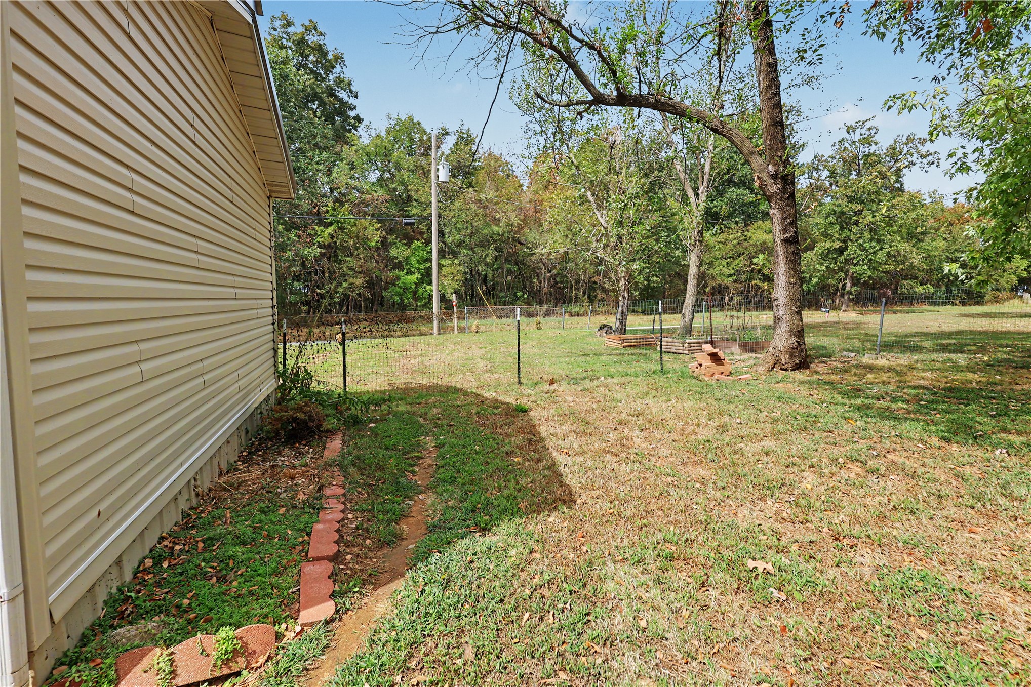306 N Moseley Road Colcord OK 74338
