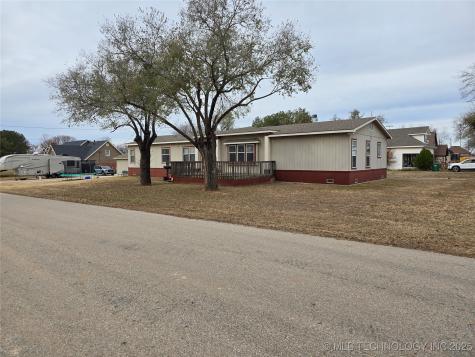 306 W Oklahoma Medford OK 73759