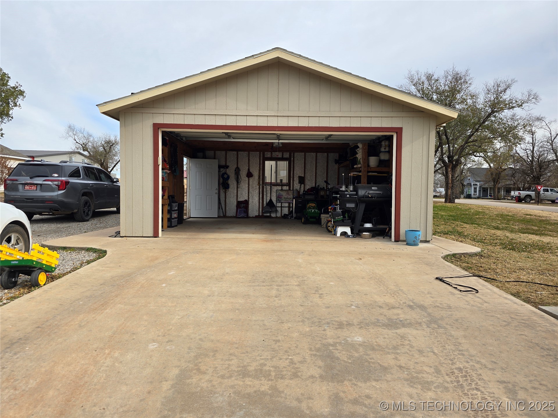 306 W Oklahoma Medford OK 73759