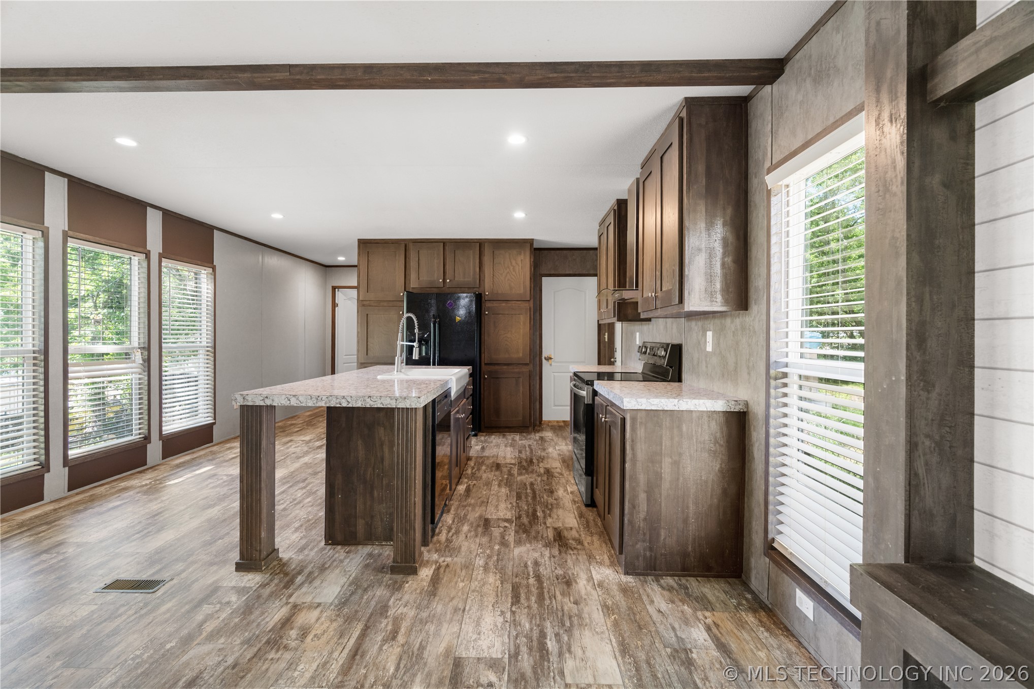 2109 Hawk Kingston OK 73439