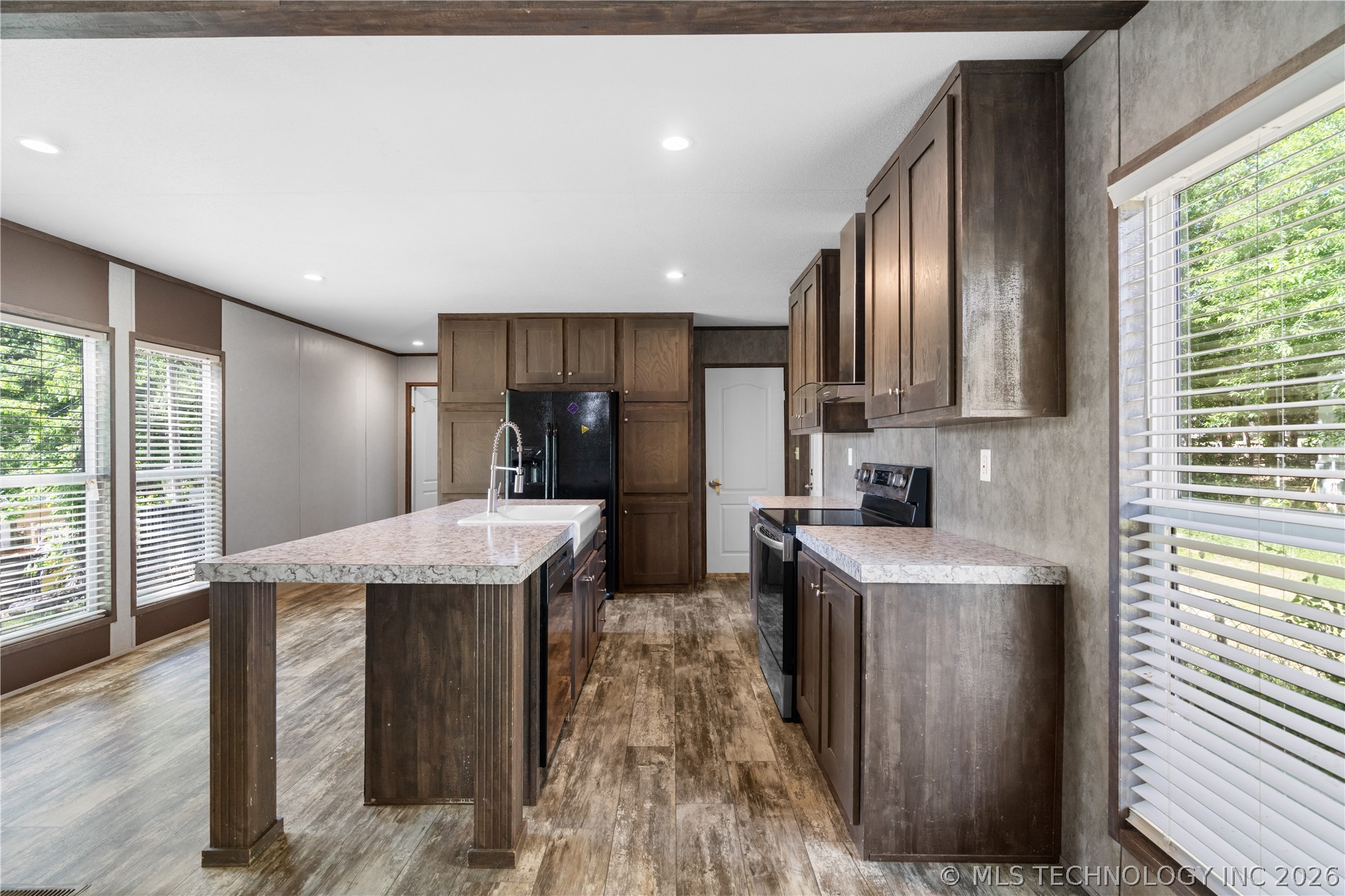 2109 Hawk Kingston OK 73439